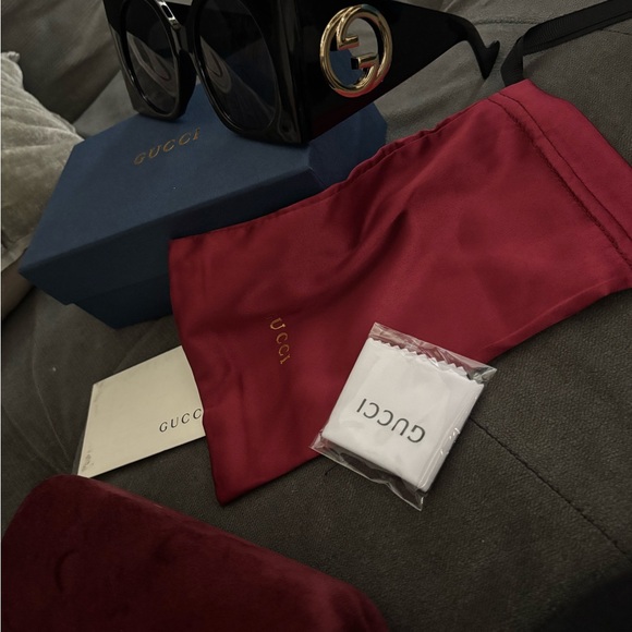 ❌SOLD❌Authentic Gucci Black Women's Sunglasses - Picture 3 of 9